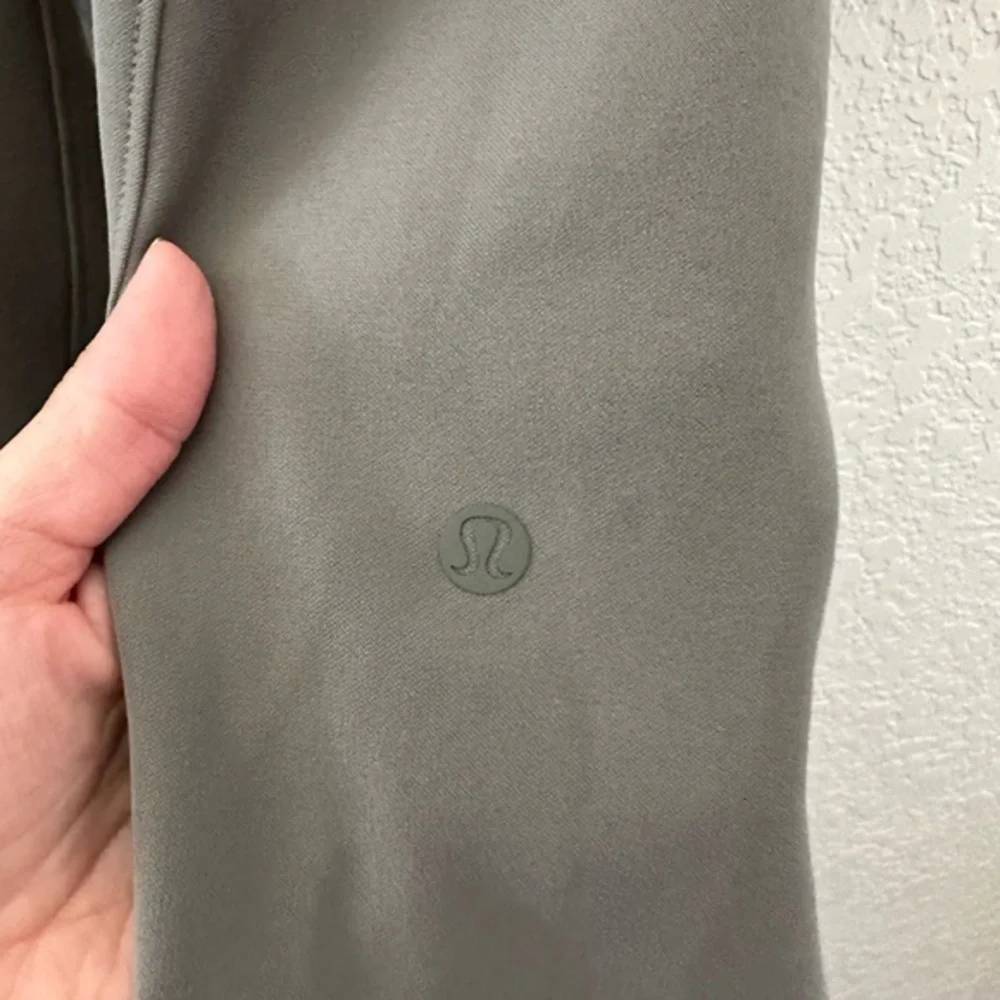 Lululemon on the fly‎ pants pull on ladies size 8 green